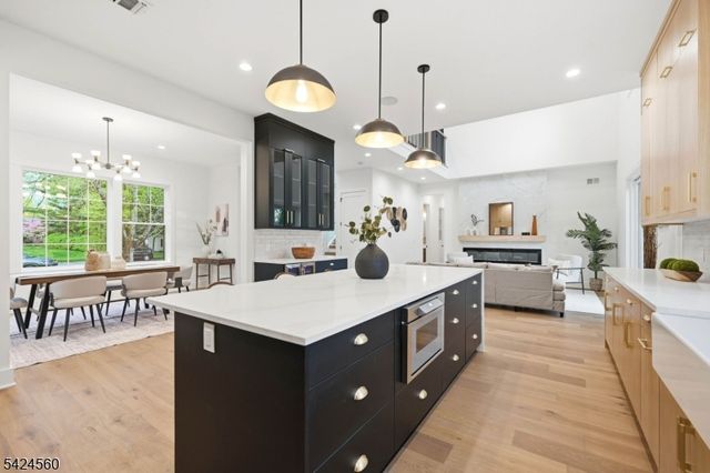 1284 Woodside Rd, Scotch Plains Twp., NJ 07076