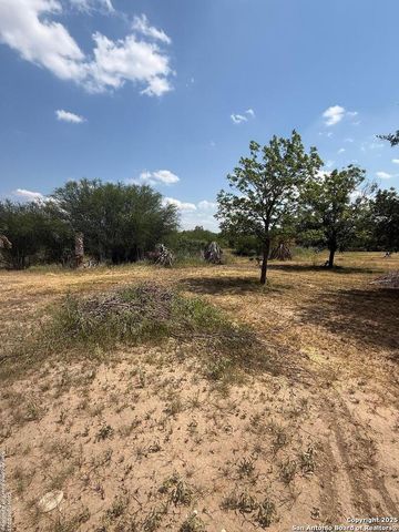 806 State Highway 132, Natalia, TX 78059
