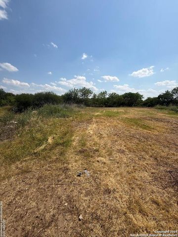 806 State Highway 132, Natalia, TX 78059