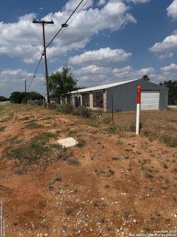 806 State Highway 132, Natalia, TX 78059