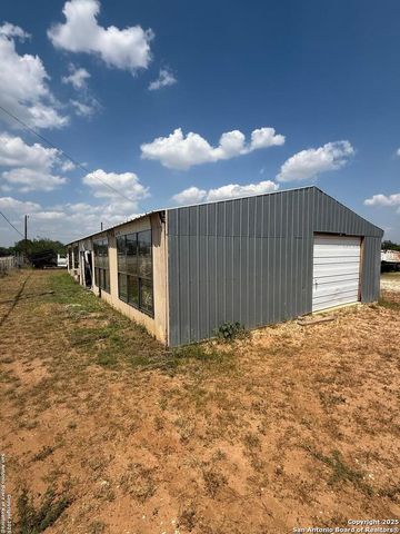 806 State Highway 132, Natalia, TX 78059