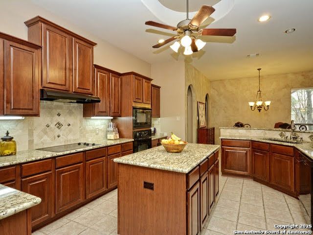 911 SERENE MDW, San Antonio, TX 78258