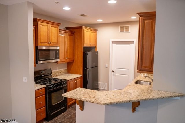 804 River Pl, Butler Boro, NJ 07405