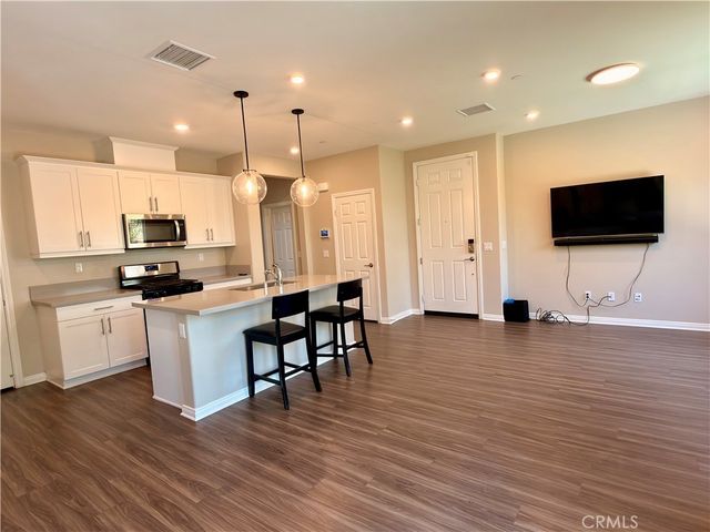 196 Bonita, Rialto, CA 92376