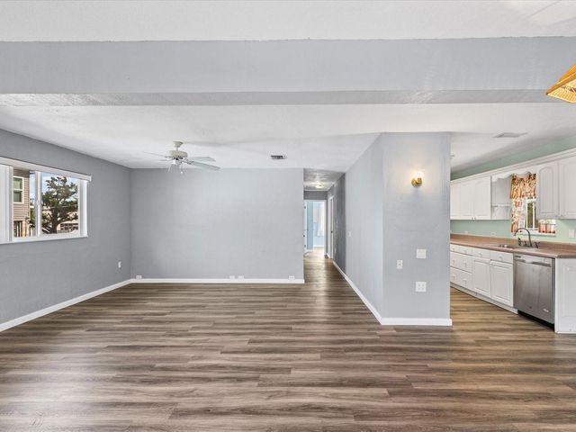 6150 ISLAND DRIVE, Weeki Wachee, FL 34607