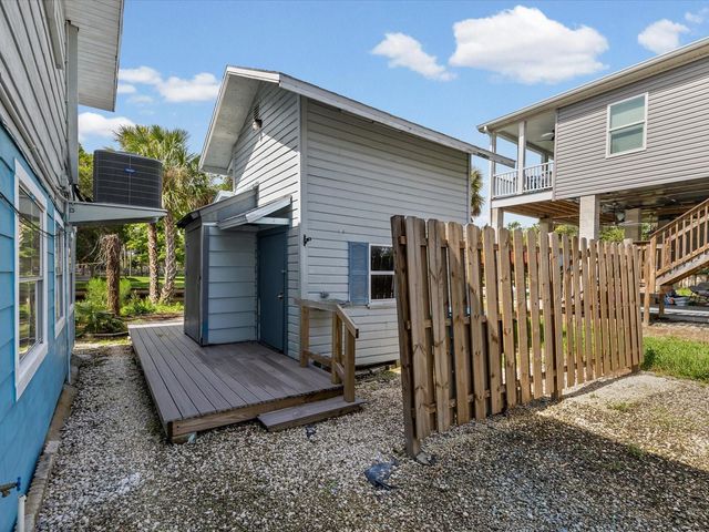 6150 ISLAND DRIVE, Weeki Wachee, FL 34607