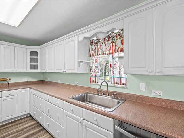 6150 ISLAND DRIVE, Weeki Wachee, FL 34607