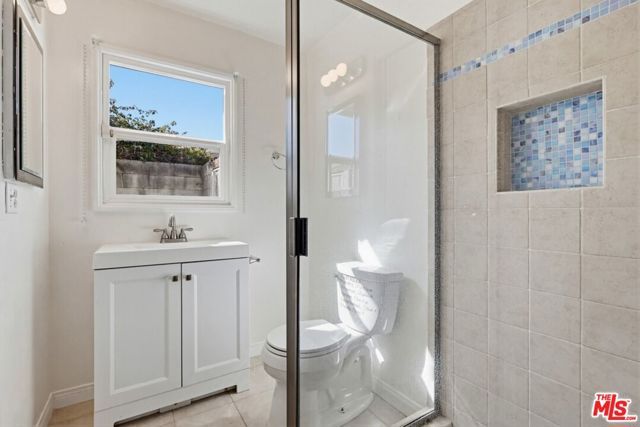 7024 Kentwood Avenue, Los Angeles, CA 90045