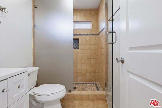 7024 Kentwood Avenue, Los Angeles, CA 90045