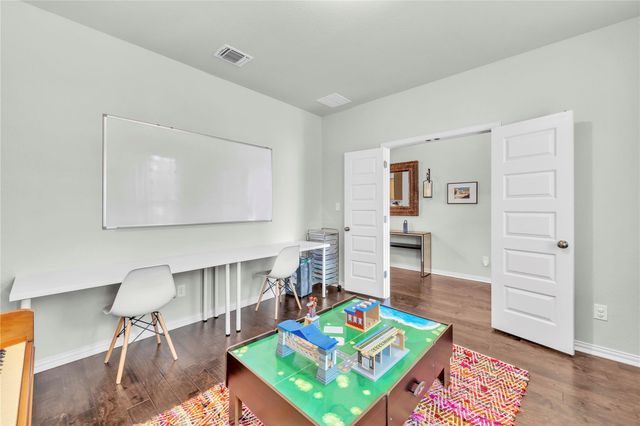 207 Patriot DR, Buda, TX 78610