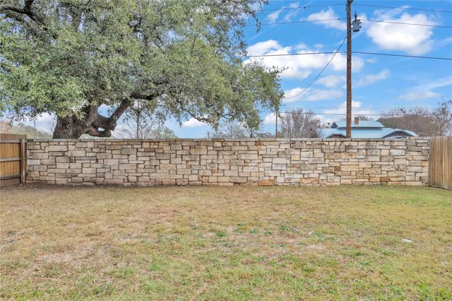 207 Patriot DR, Buda, TX 78610