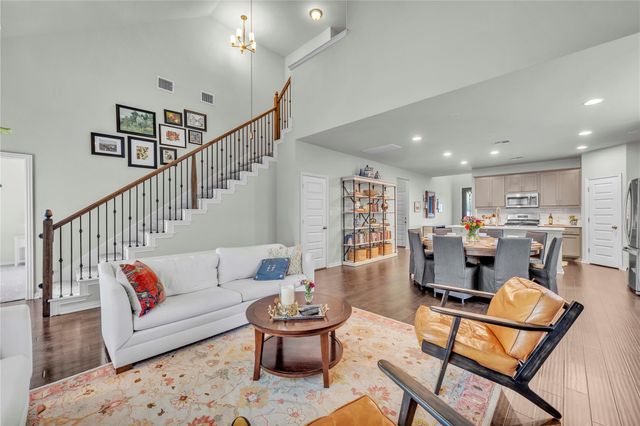 207 Patriot DR, Buda, TX 78610