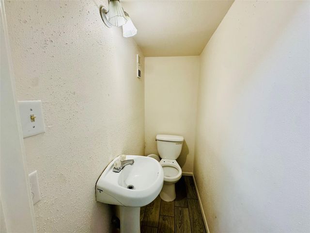 2003 Place Rebecca Lane 10, Houston, TX 77090