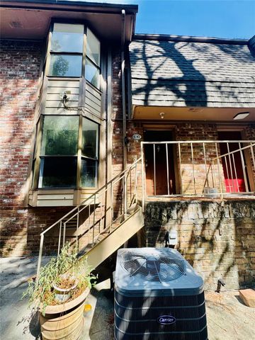 2003 Place Rebecca Lane 10, Houston, TX 77090