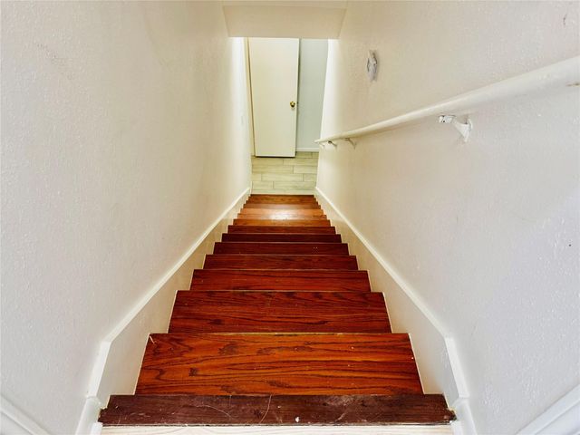 2003 Place Rebecca Lane 10, Houston, TX 77090