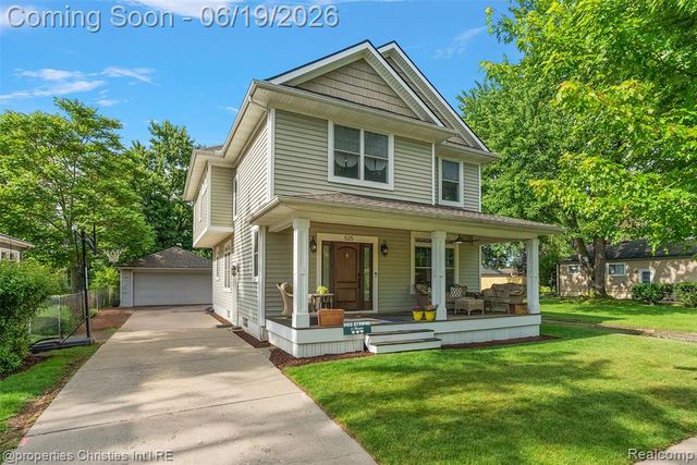 525 Broadacre Avenue, Clawson, MI 48017