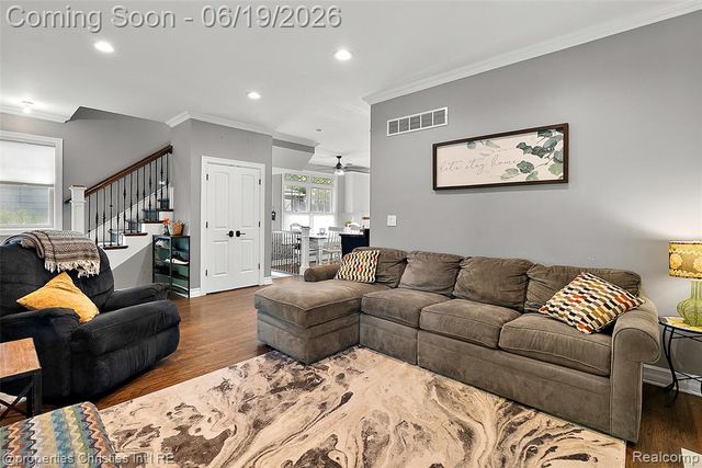 525 Broadacre Avenue, Clawson, MI 48017