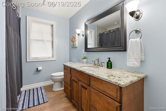 525 Broadacre Avenue, Clawson, MI 48017
