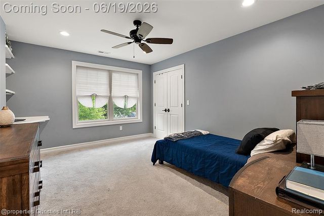 525 Broadacre Avenue, Clawson, MI 48017