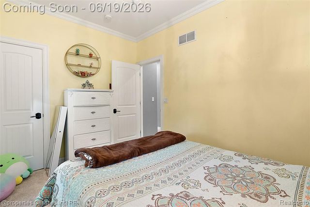 525 Broadacre Avenue, Clawson, MI 48017