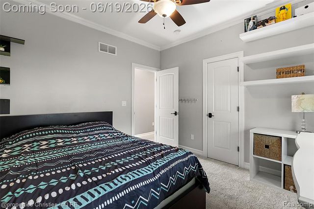 525 Broadacre Avenue, Clawson, MI 48017