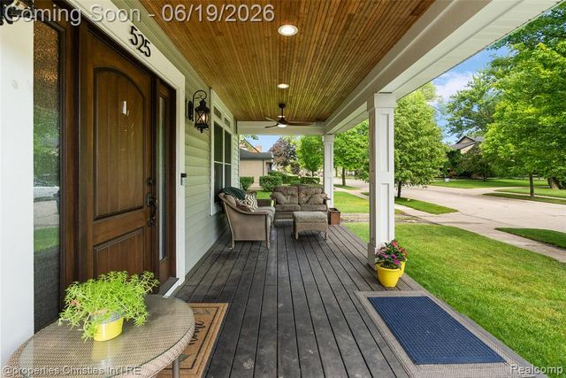 525 Broadacre Avenue, Clawson, MI 48017