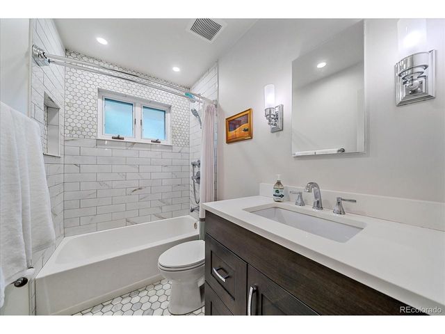 6046 S Valleyview St, Littleton, CO 80120
