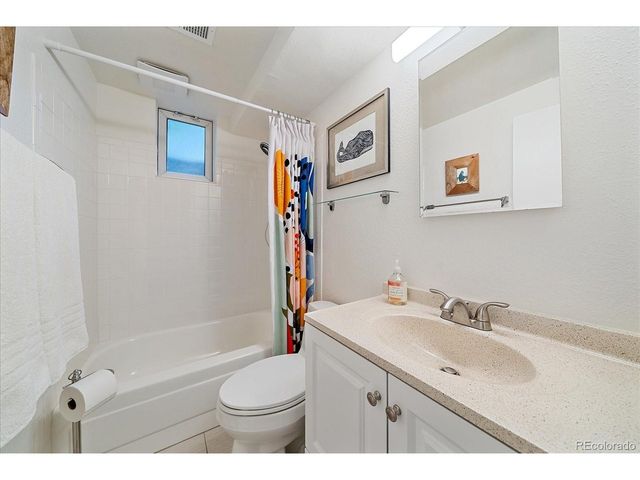 6046 S Valleyview St, Littleton, CO 80120