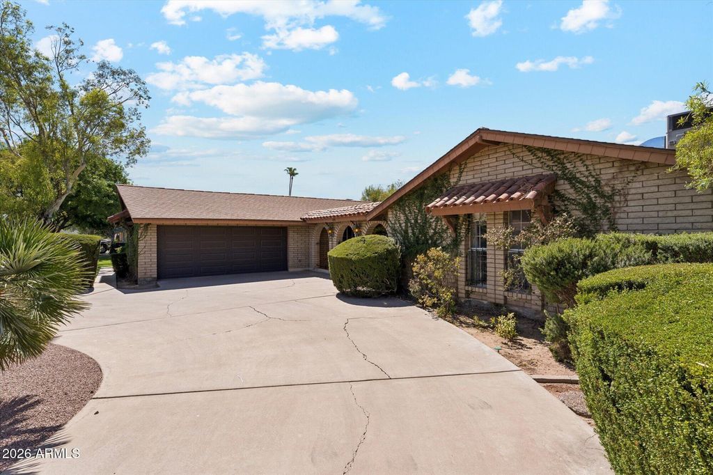 495 W KENT Drive, Chandler, AZ 85225