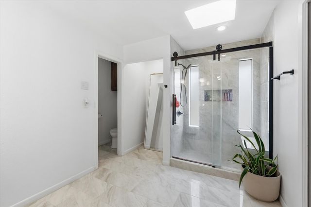 1105 Meadow Crest Lane, Mansfield, TX 76063