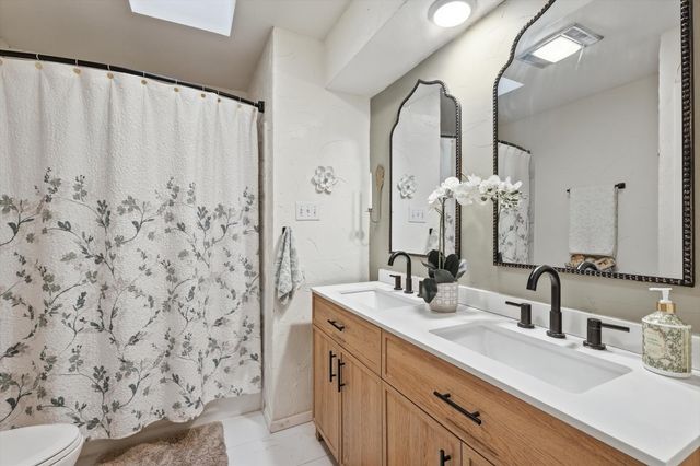 1105 Meadow Crest Lane, Mansfield, TX 76063