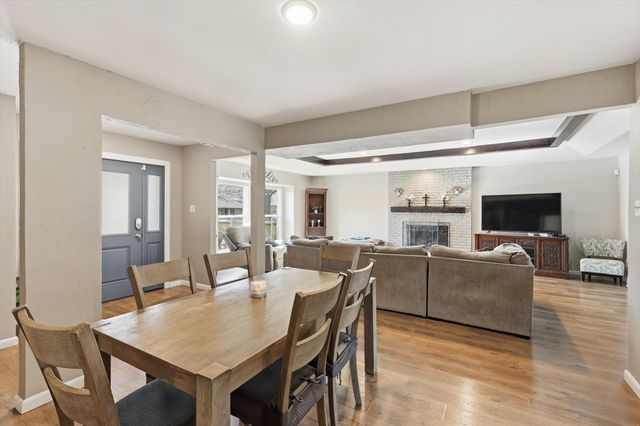 1105 Meadow Crest Lane, Mansfield, TX 76063