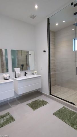 308 SW 13th CT, Cape Coral, FL 33991