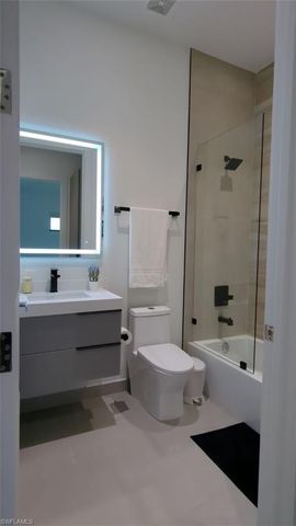 308 SW 13th CT, Cape Coral, FL 33991