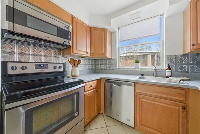 415 Wesley Avenue 21, Oak Park, IL 60302