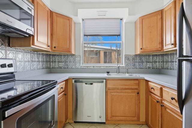 415 Wesley Avenue 21, Oak Park, IL 60302