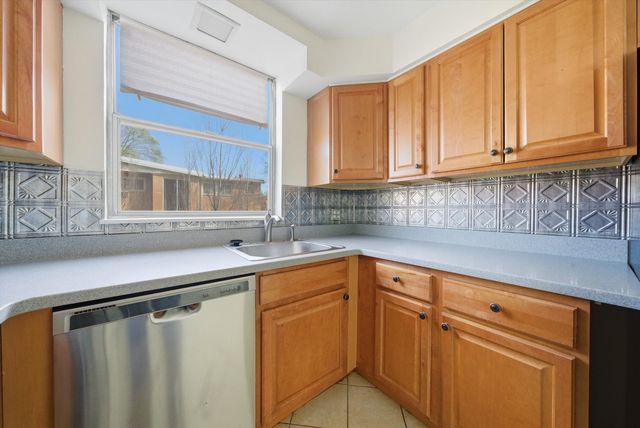 415 Wesley Avenue 21, Oak Park, IL 60302