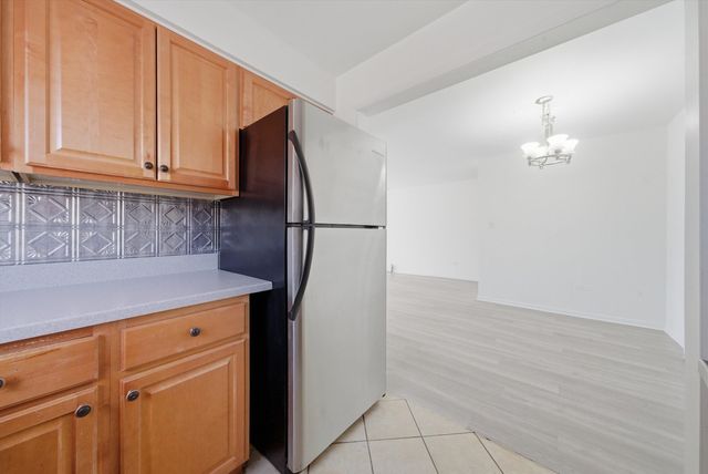 415 Wesley Avenue 21, Oak Park, IL 60302