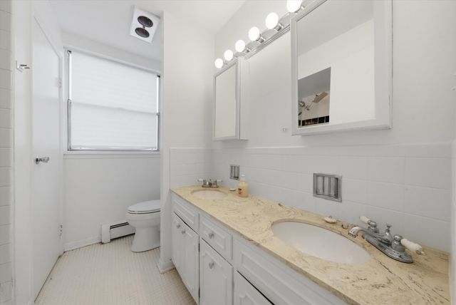 415 Wesley Avenue 21, Oak Park, IL 60302