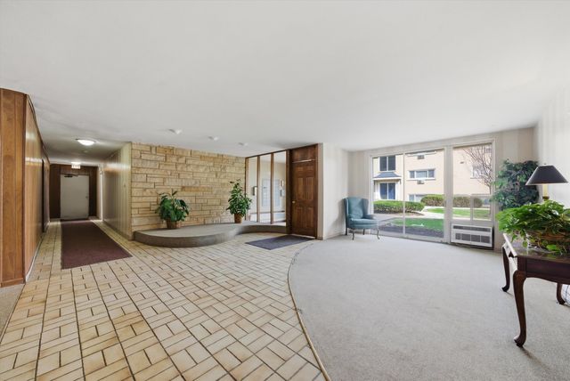 415 Wesley Avenue 21, Oak Park, IL 60302