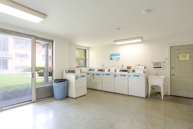 415 Wesley Avenue 21, Oak Park, IL 60302