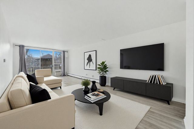 415 Wesley Avenue 21, Oak Park, IL 60302