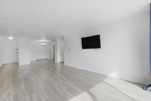 415 Wesley Avenue 21, Oak Park, IL 60302