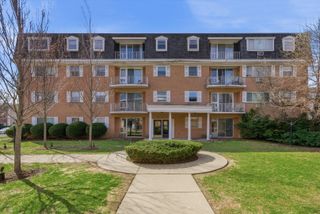 415 Wesley Avenue 21, Oak Park, IL 60302