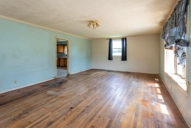 14329 Lower East Valley Road, Pikeville, TN 37367