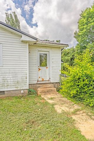 14329 Lower East Valley Road, Pikeville, TN 37367