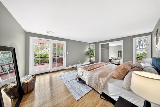 814 Sharps Lot Rd, Swansea, MA 02777