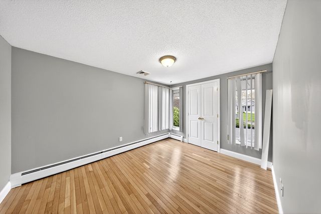 814 Sharps Lot Rd, Swansea, MA 02777