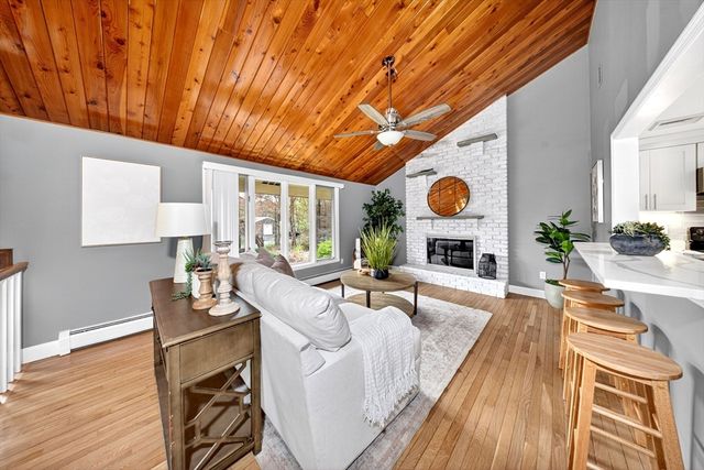 814 Sharps Lot Rd, Swansea, MA 02777