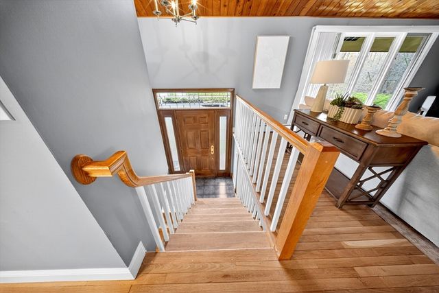 814 Sharps Lot Rd, Swansea, MA 02777